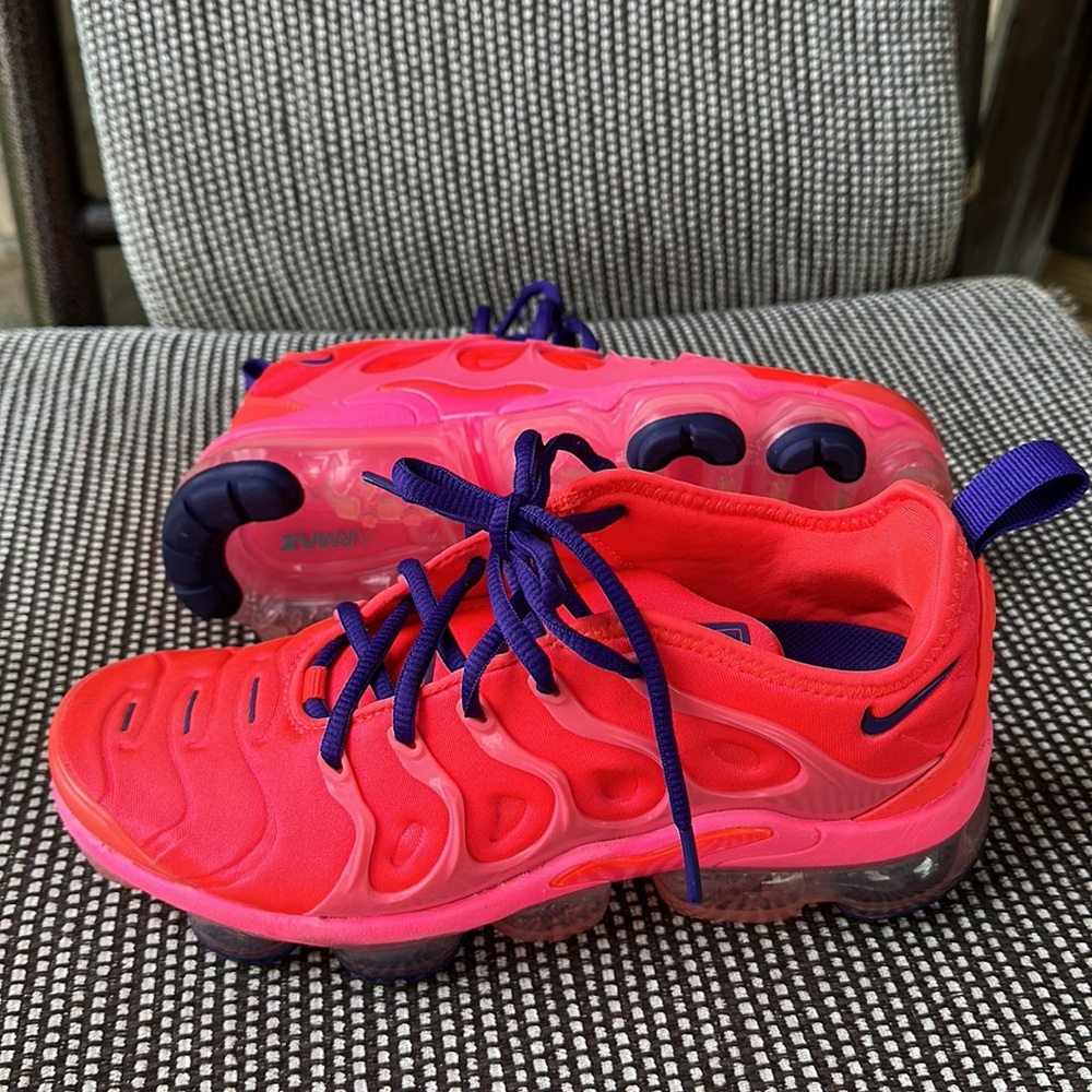 Barely worn Nike Vapormax shoes